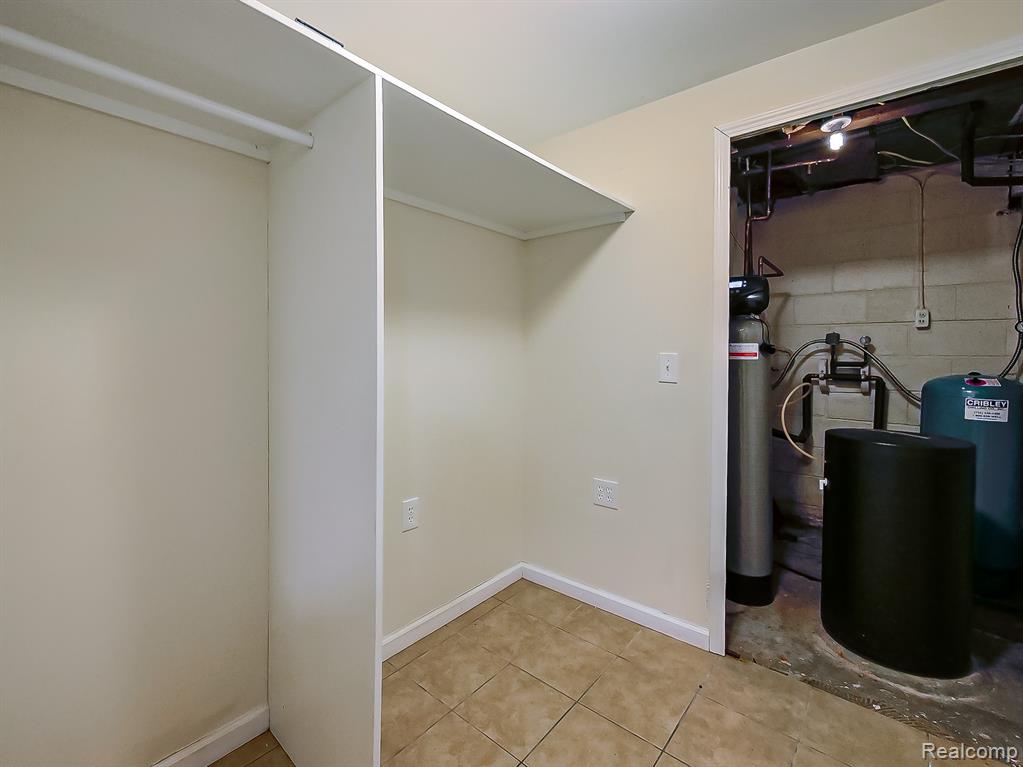 8701 Brookville Road, Plymouth, MI 48170 — Photo 25
