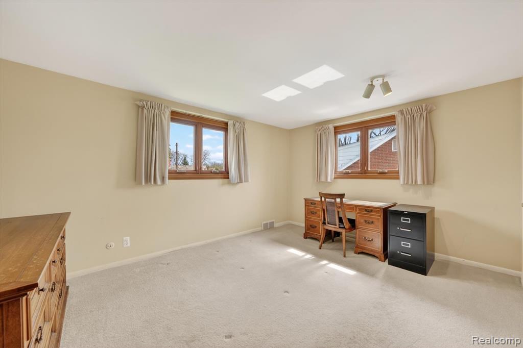 21520 Goethe Ave, Grosse Pointe Woods, MI 48236 — Photo 20