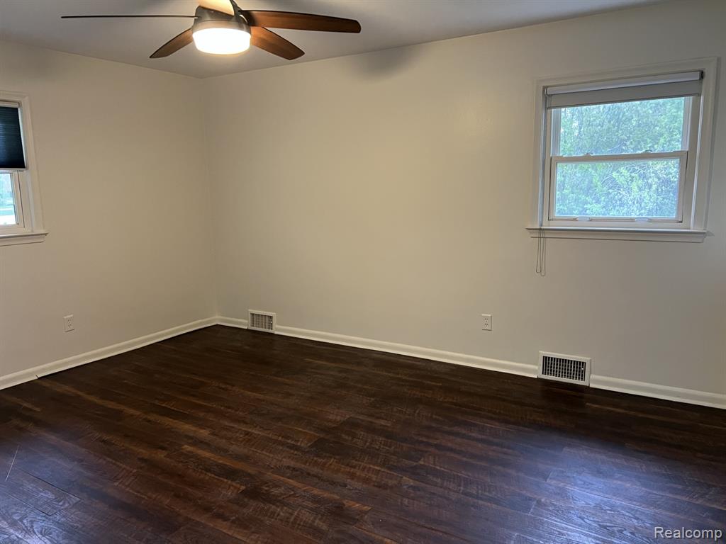 51815 8 Mile Road, Salem, MI 48167 — Photo 9