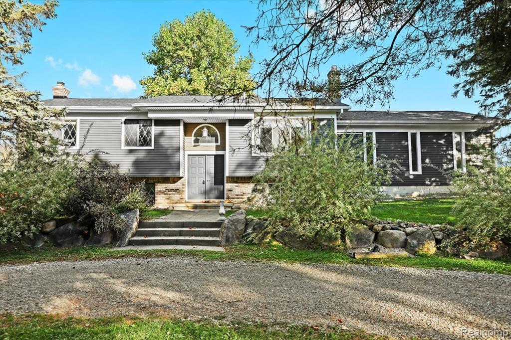 1570 Thayer Road, Ortonville, MI 48462 — Photo 2