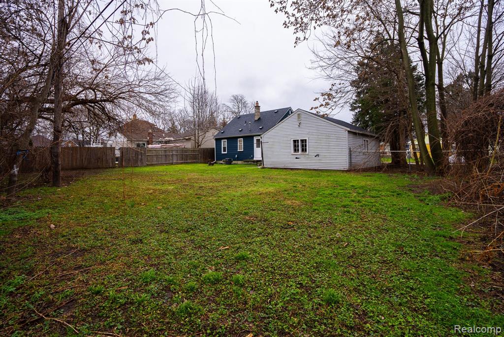 634 W HARWOOD Avenue, Madison Heights, MI 48071 — Photo 46
