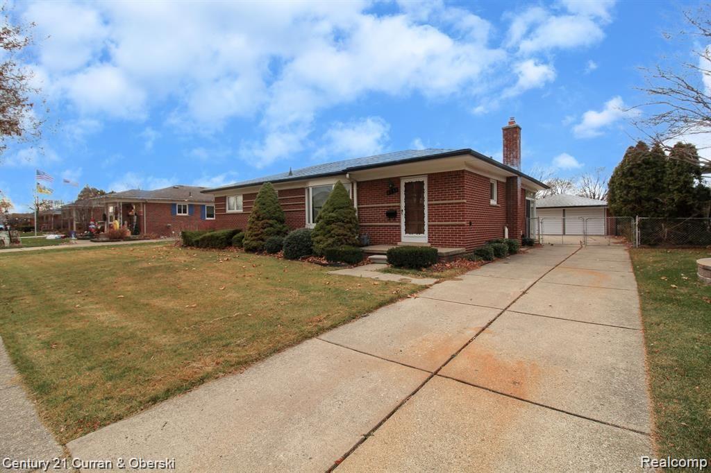 6711 N EVANGELINE Street, Dearborn Heights, MI 48127 — front exterior