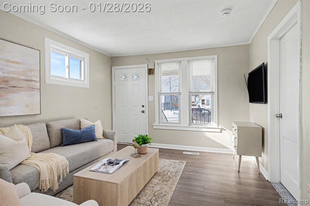 25034 Comfort, Center Line, MI 48015 — Photo 4