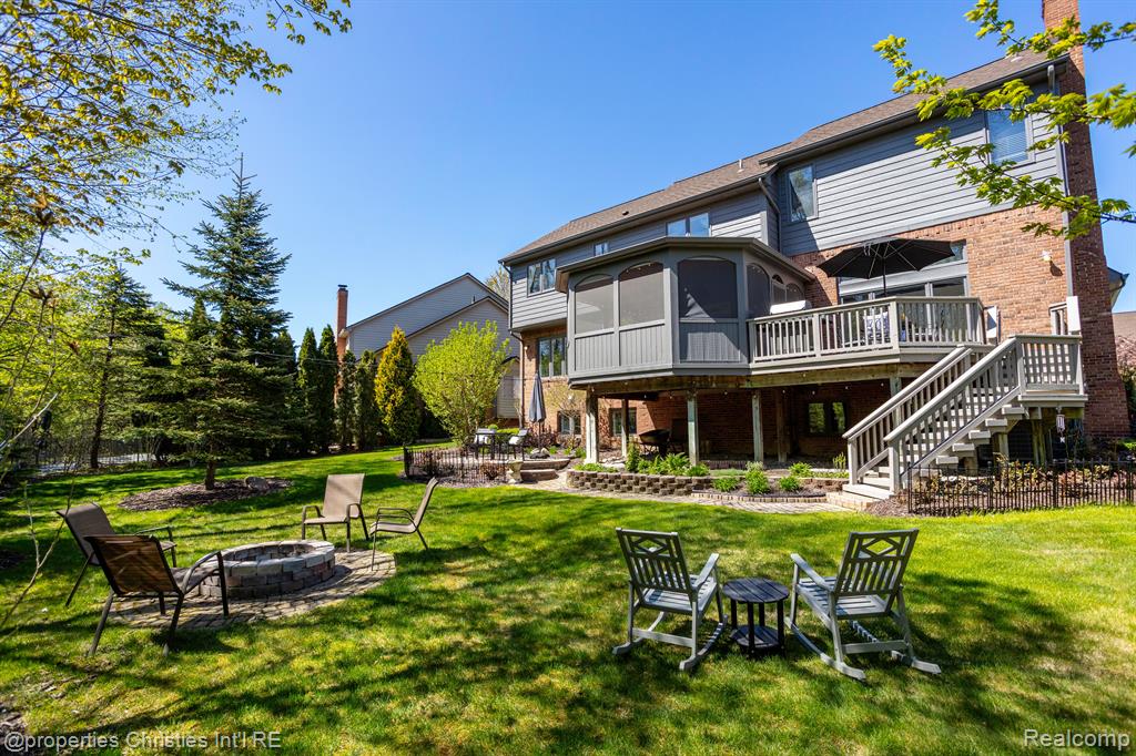 45571 IRVINE Drive, Novi, MI — Photo 48