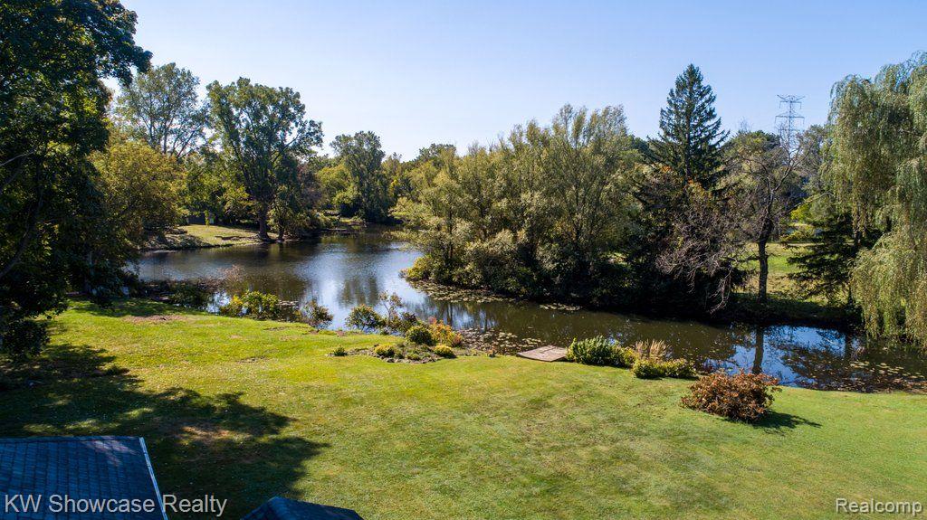 574 YOUNG Road, White Lake, MI 48383 — Photo 7