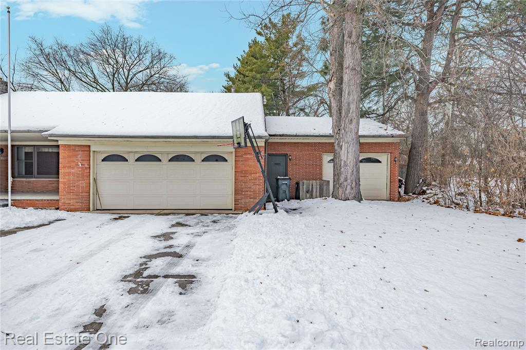 28615 Bloomfield Drive, Lathrup Village, MI 48076 — Photo 5