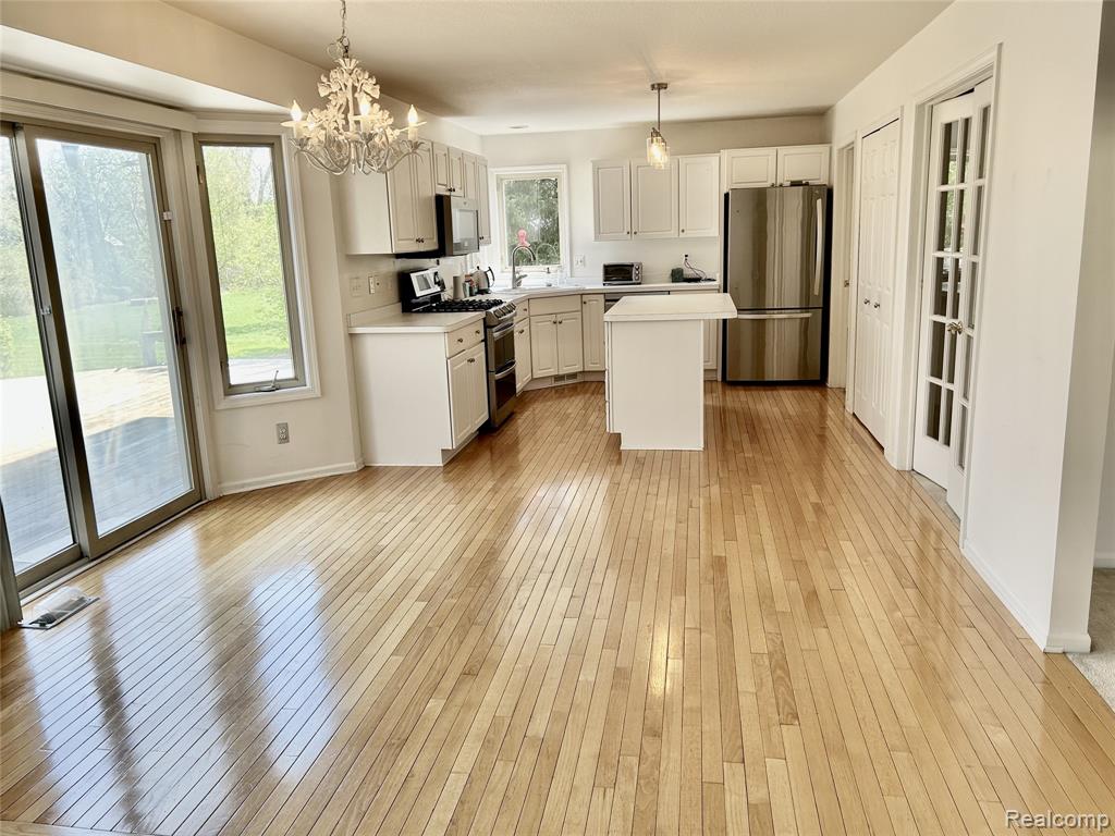 4197 Lake Forest Drive E - Photo 5