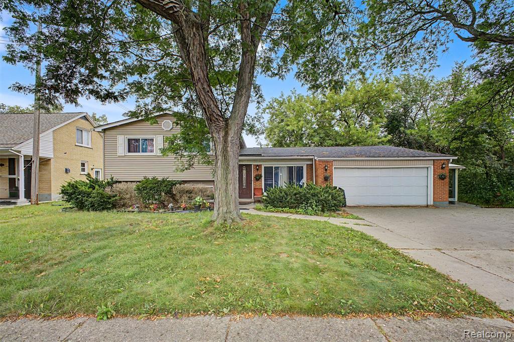 27355 Clairview Drive, Dearborn Heights, MI 48127