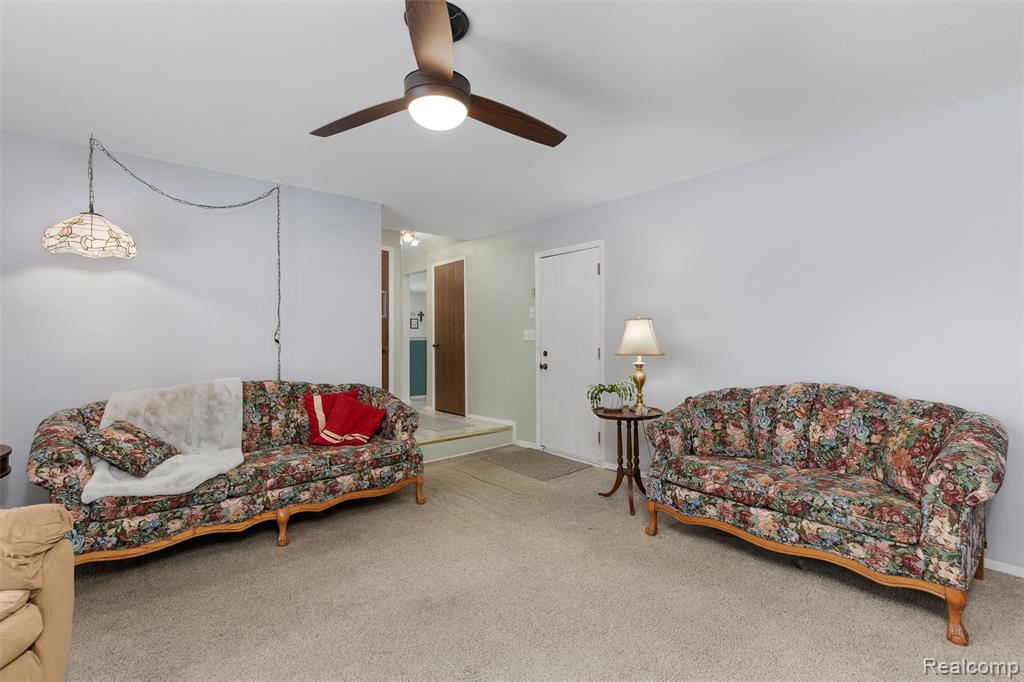 5695 CAREN Drive, Ypsilanti, MI 48197 — Photo 19