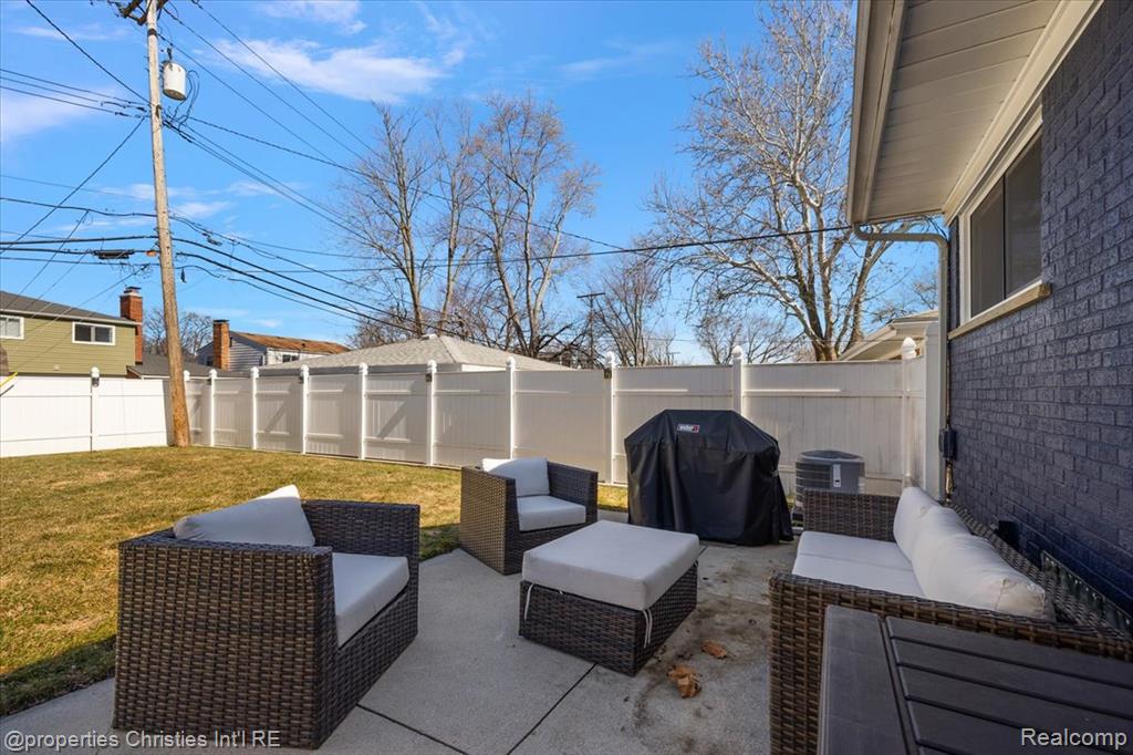816 W Baker Avenue, Clawson, MI — Photo 51