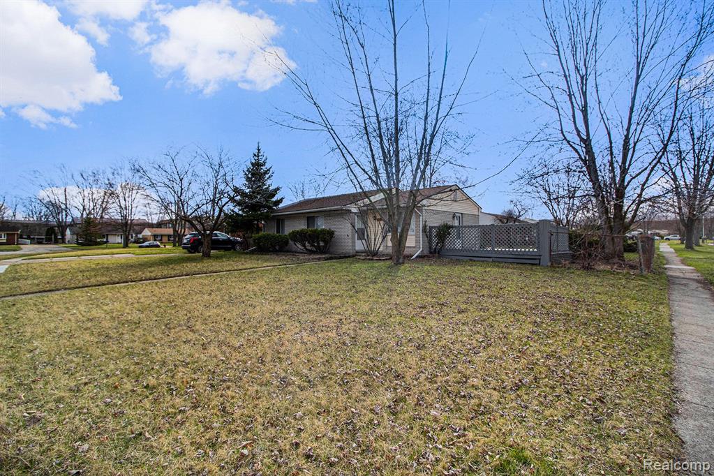 41810 PIERCE Street, Van Buren, MI 48111 — Photo 5