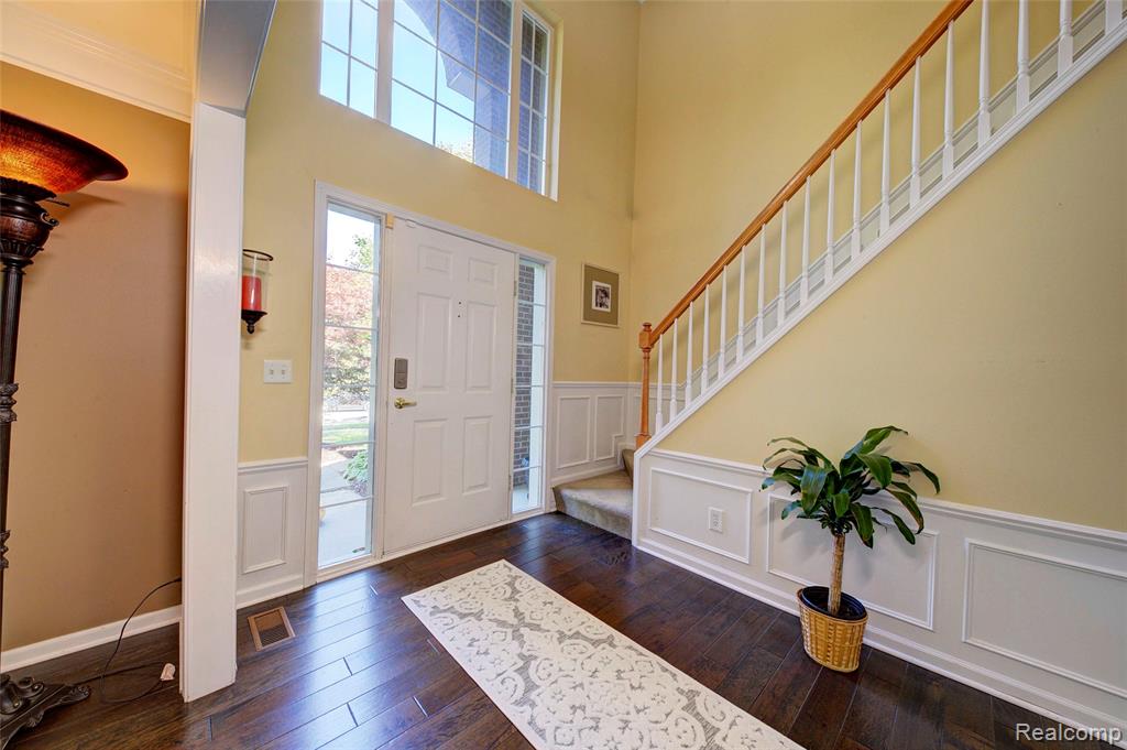 702 Westhills Drive, South Lyon, MI 48178 — Photo 16