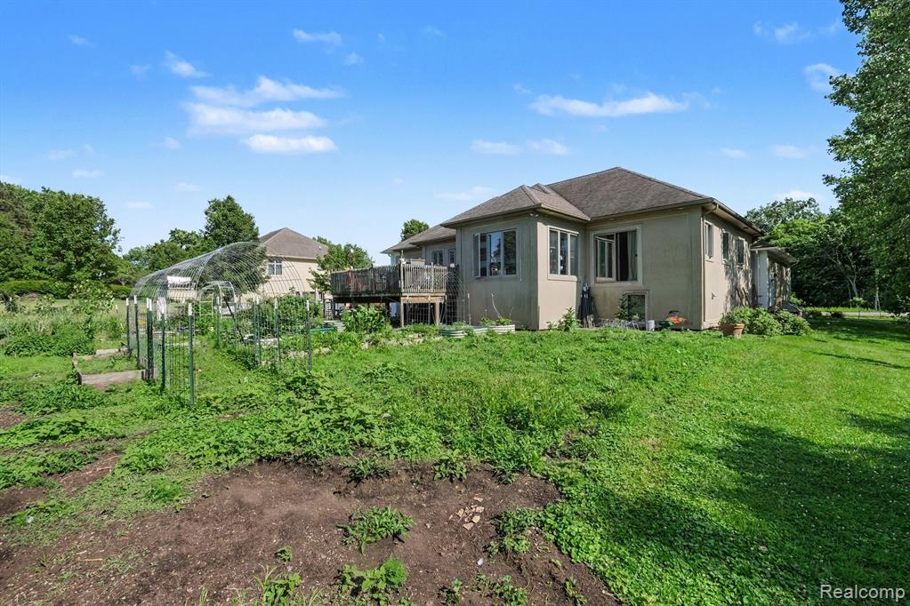 4251 E Maple Avenue, Grand Blanc, MI 48439 — Photo 33