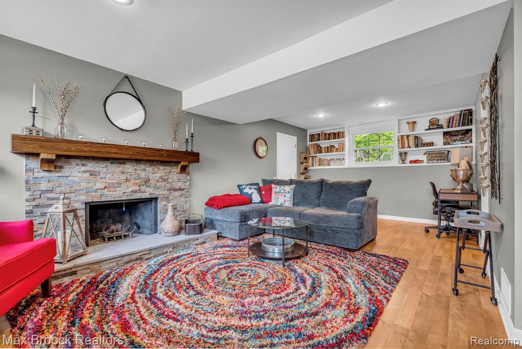591 S Spinningwheel Lane, Bloomfield Hills, MI 48304 — Photo 30