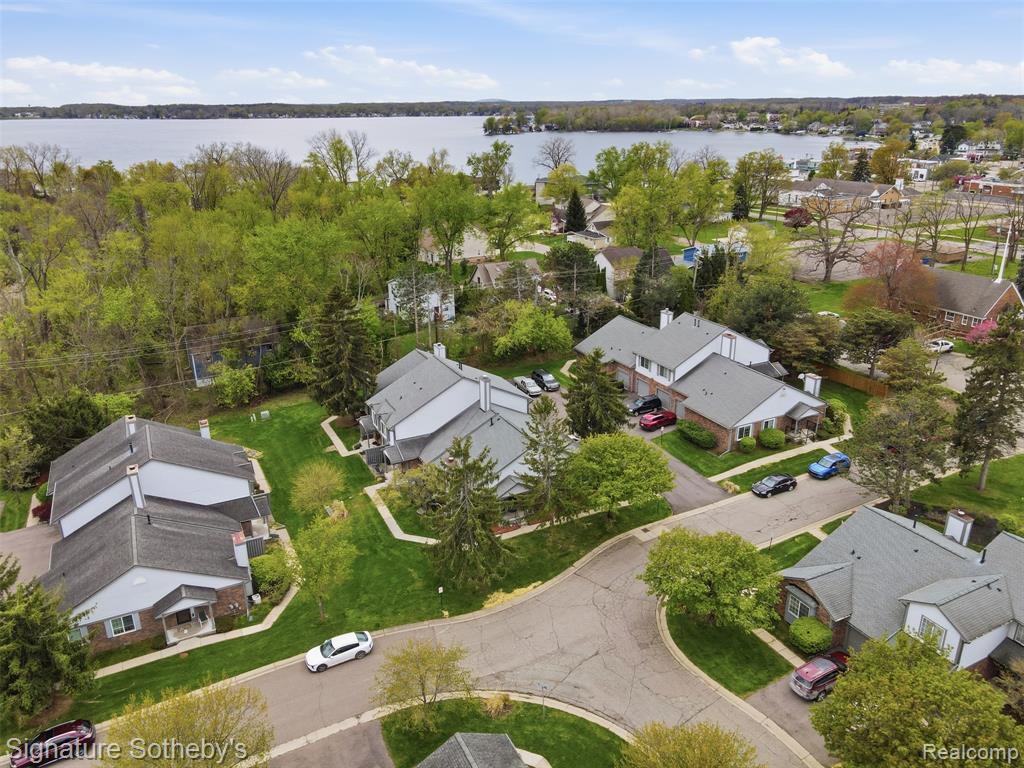 452 Nicolet Street, 6, Walled Lake, MI 48390 — Photo 3