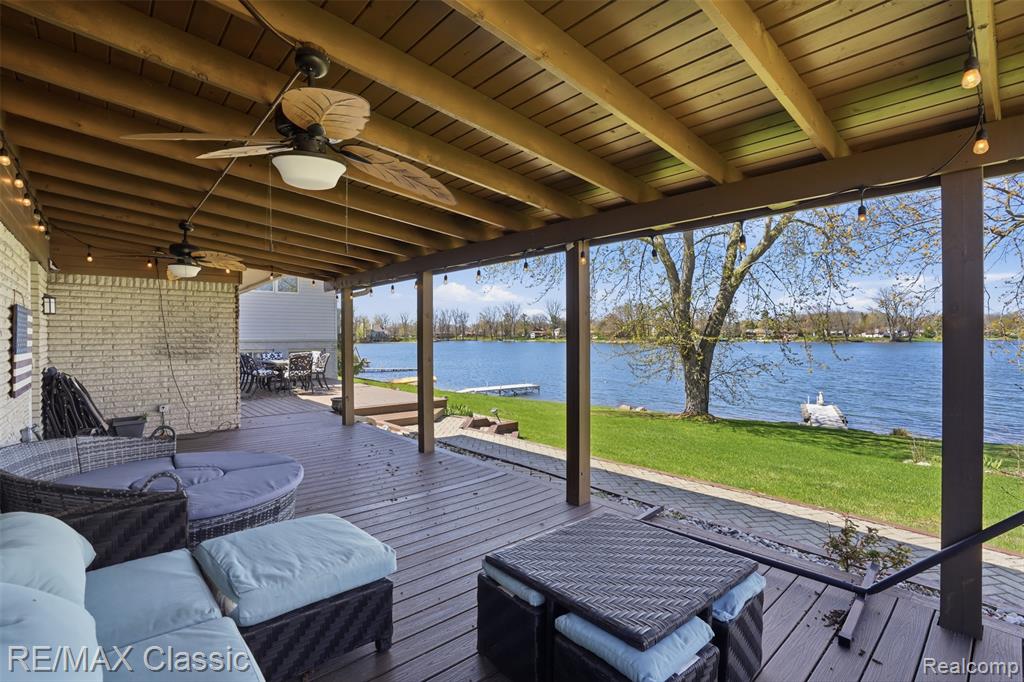 547 Deer Run, White Lake, MI — Photo 10