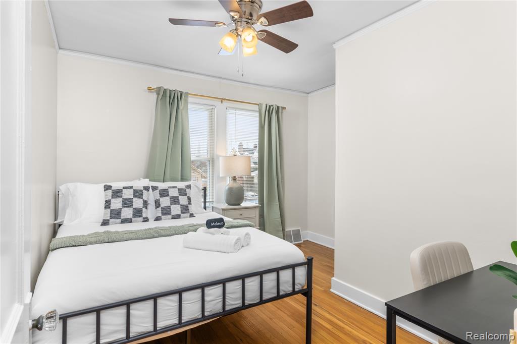 413 E 7TH Street, Royal Oak, MI 48067 — Photo 11