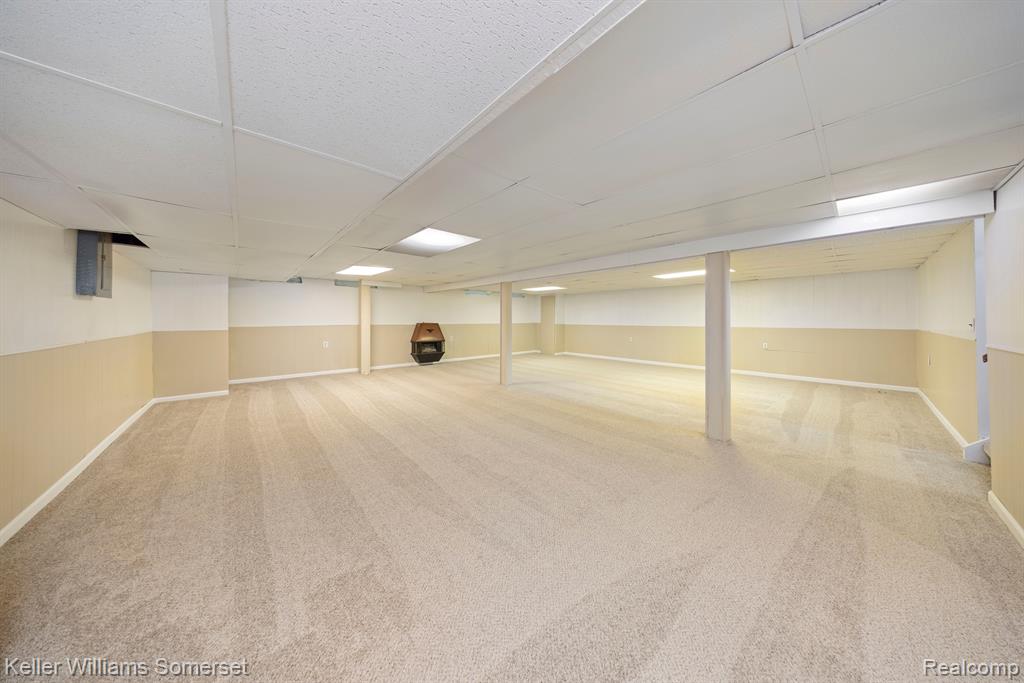 5355 CHURCH HILL Drive, Troy, MI 48085 — Photo 19