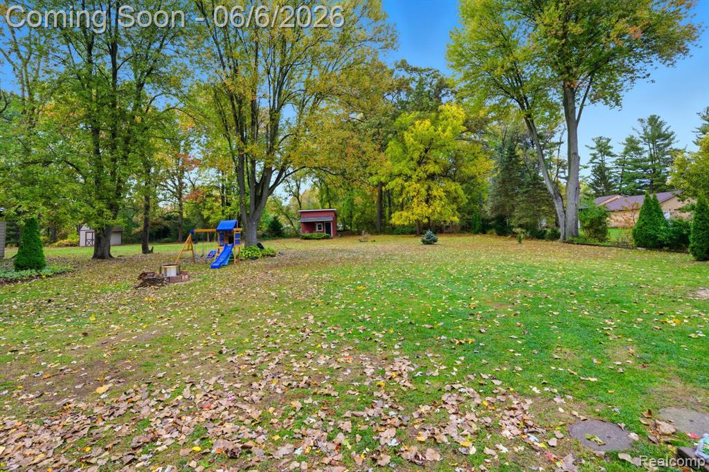 8749 Pacton Drive, Shelby Twp, MI 48317 — Photo 26