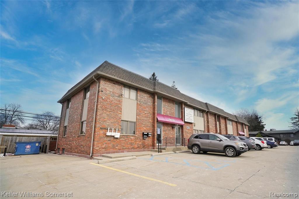 18600 W 10 MILE Road, Southfield, MI 48075