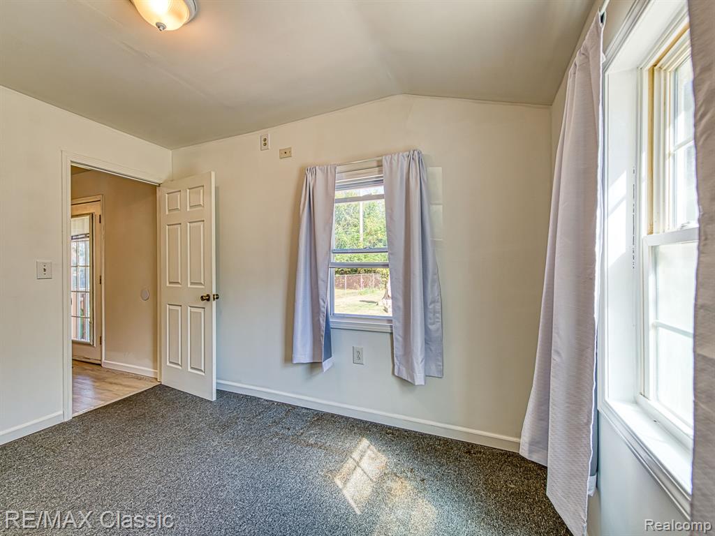 9156 Elizabeth Street, Whitmore Lake, MI 48189 — Photo 13