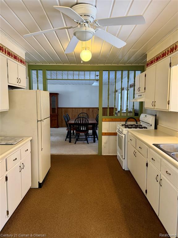105 Northern Oaks Drive, Houghton Lake, MI 48629 — Photo 16