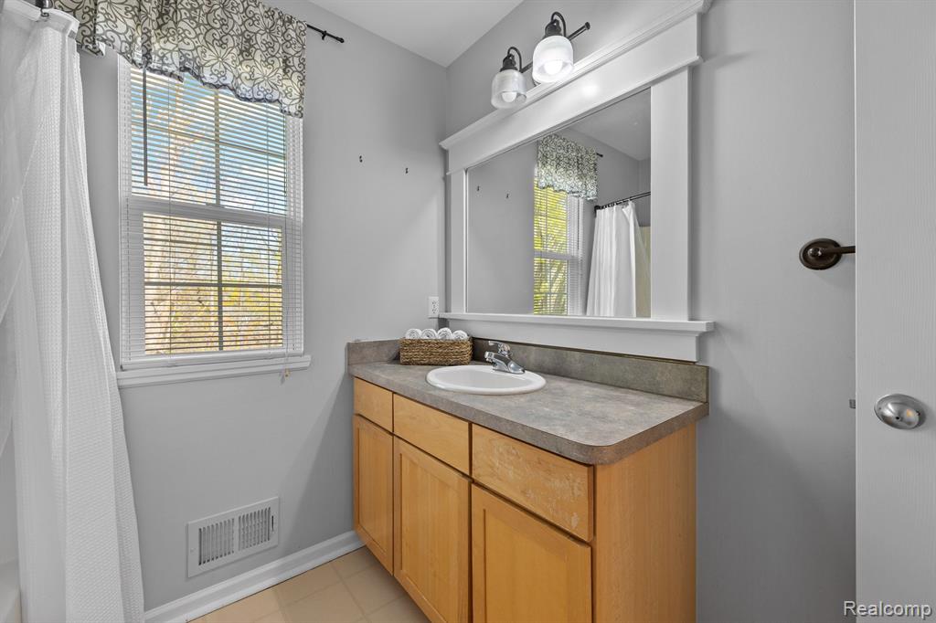 6101 Maple Trail, Grand Blanc, MI 48439 — Photo 21