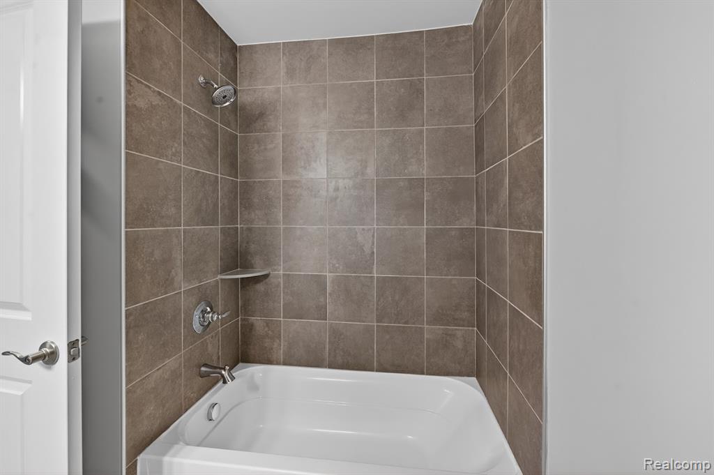 3736 Chatham Place, 6, Brighton, MI 48114 — Photo 25