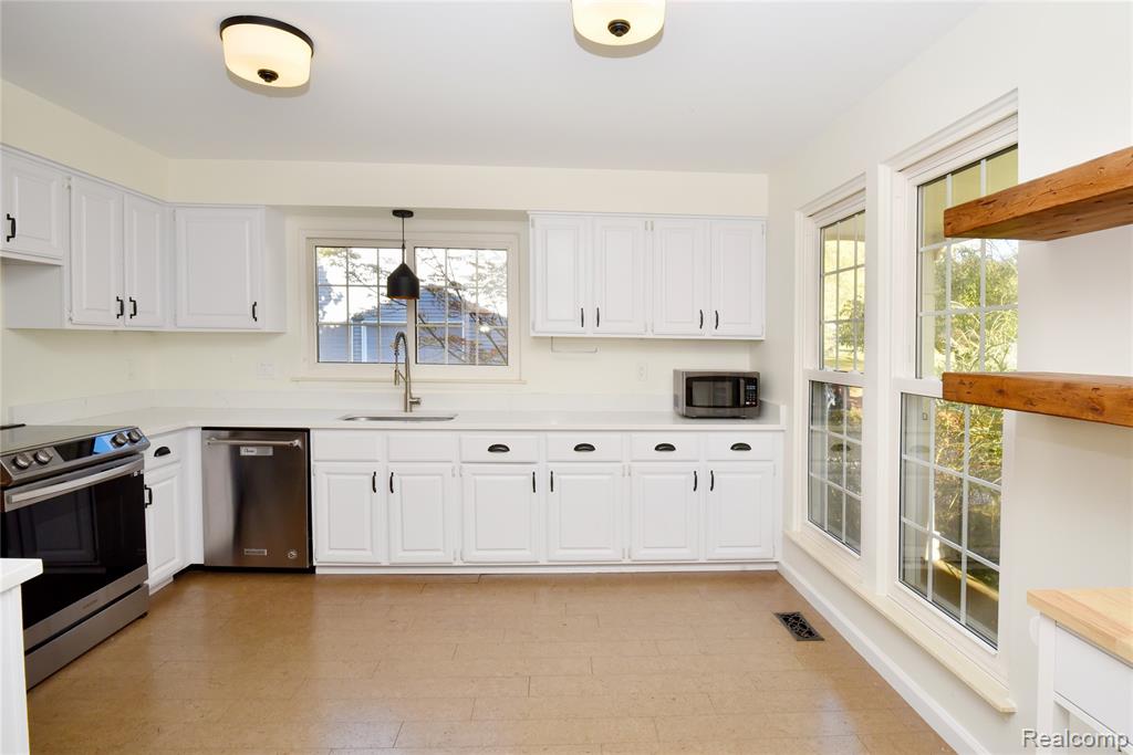 5596 Beauchamp Place, West Bloomfield, MI — Photo 6