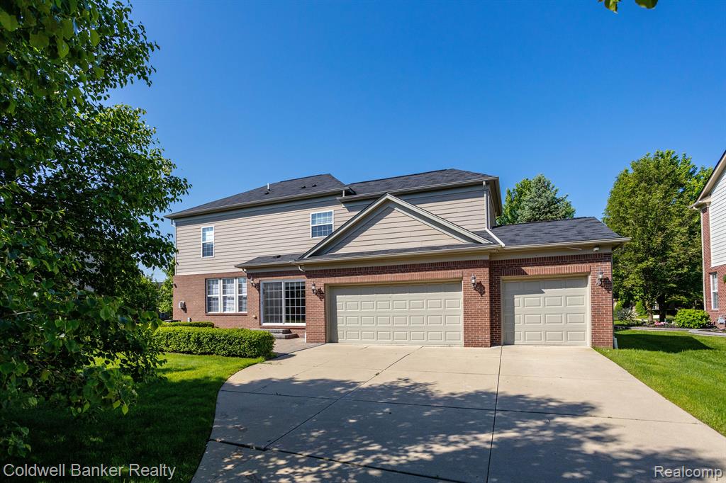 50154 BLACK HORSE Lane SW, Canton, MI 48188 — Photo 2