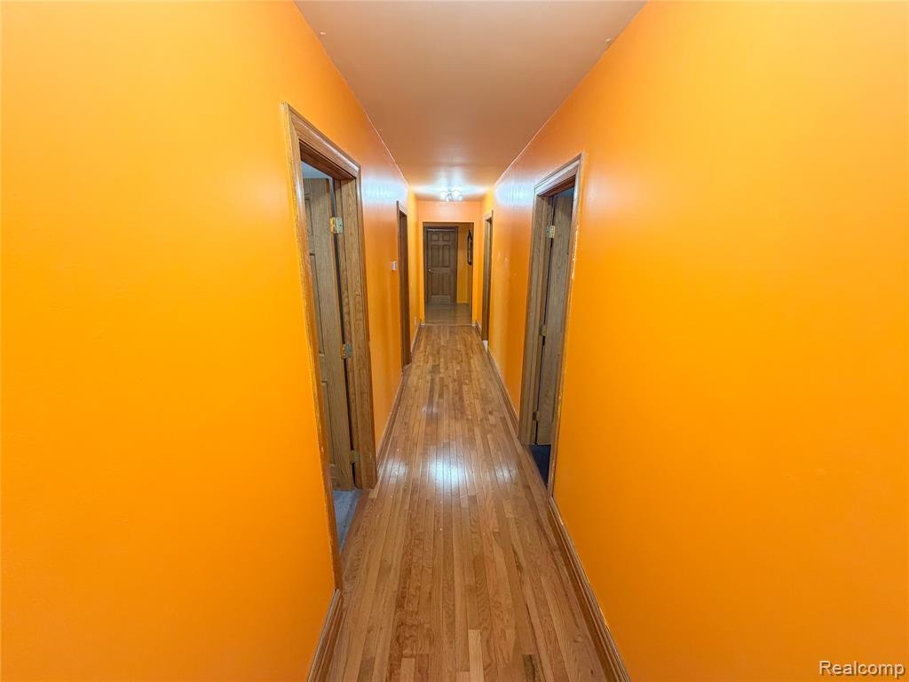 703 Saint John Street, Wyandotte, MI 48192 — Photo 28