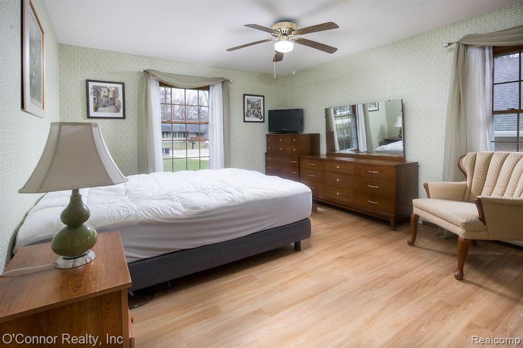 4291 QUAKER HILL Drive, Fort Gratiot, MI 48059 — Photo 15