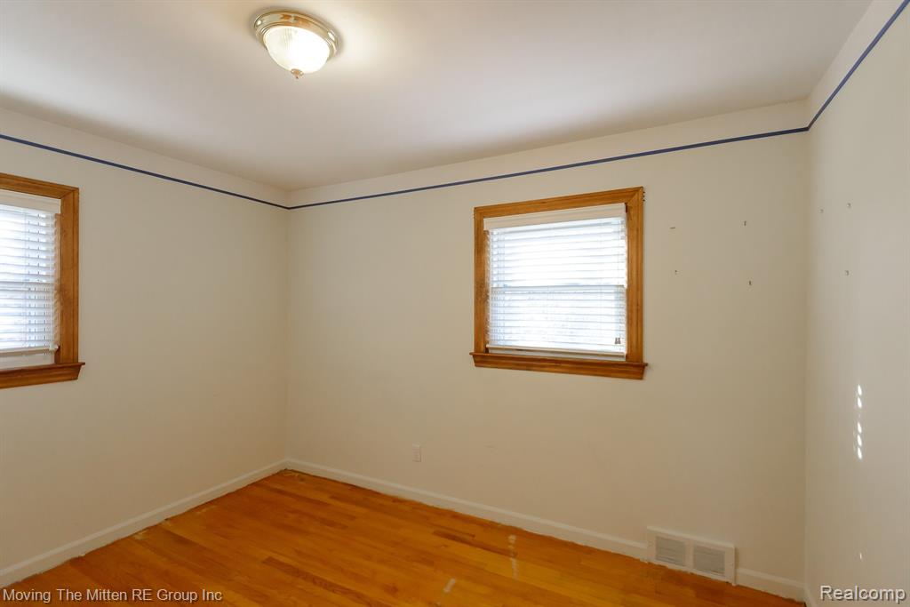 6735 Whitby Street, Garden City, MI — Photo 14