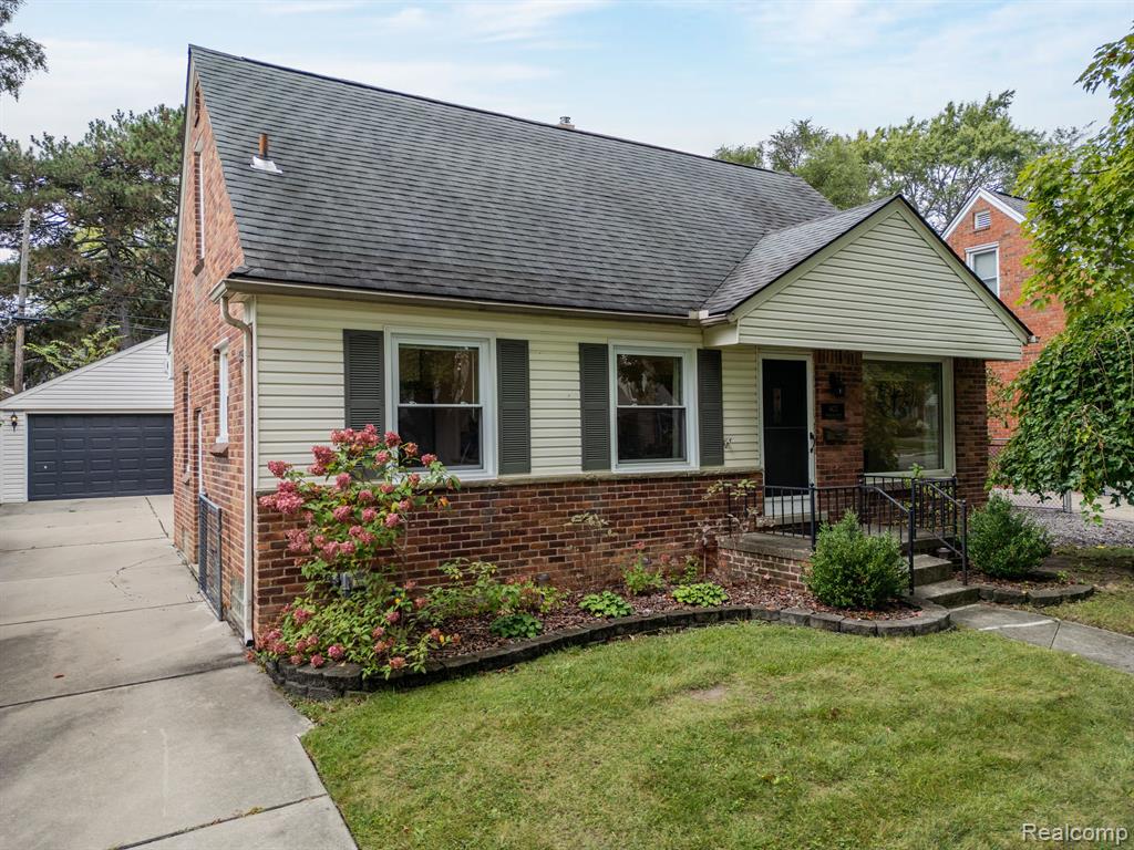 4423 Groveland Avenue, Royal Oak, MI 48073 — Photo 2