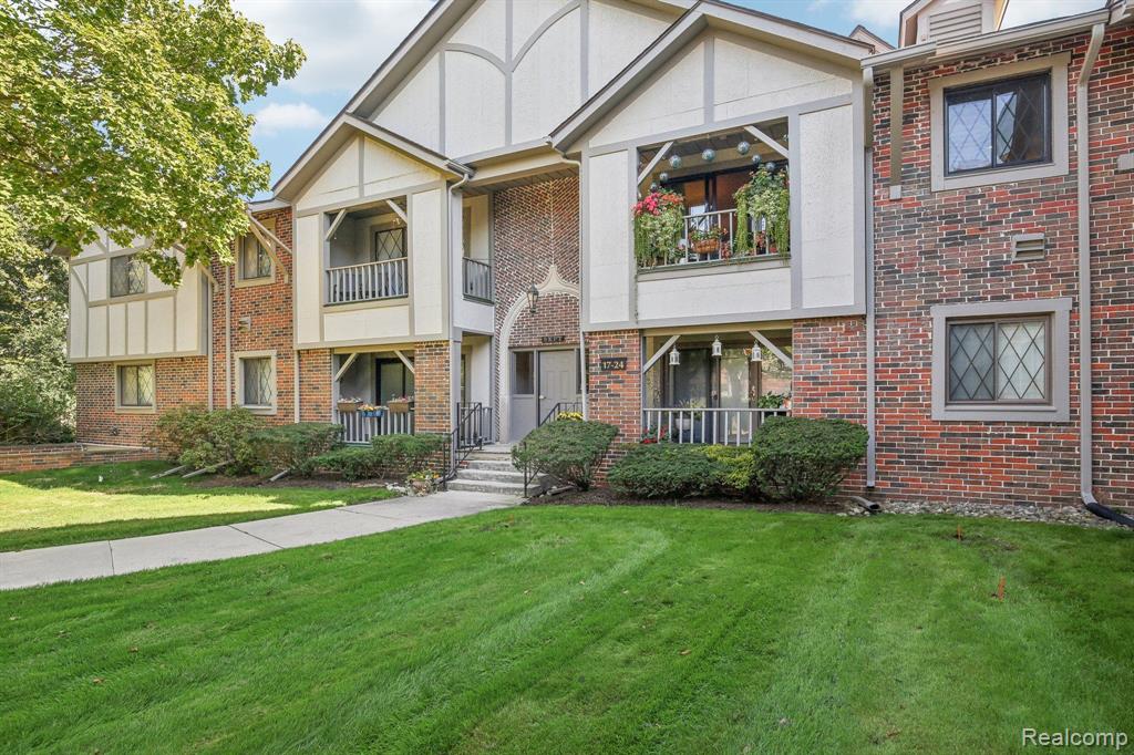42160 WOODWARD Avenue, 19, Bloomfield Hills, MI 48304 — Photo 2
