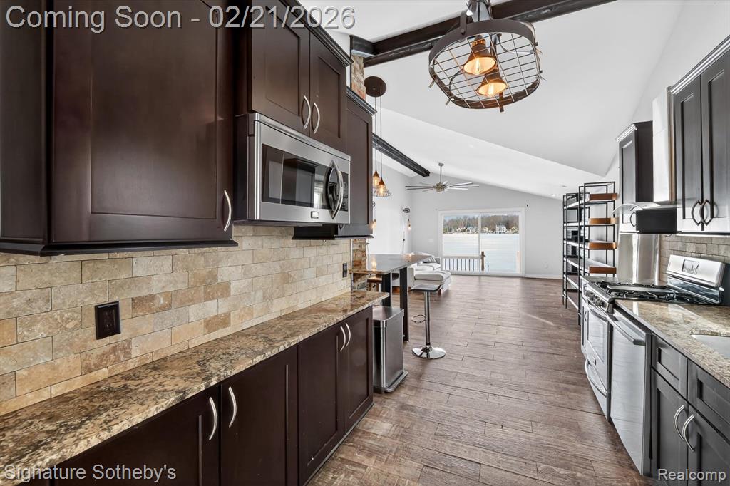 6832 Brightwood Court, Waterford, MI 48327 — Photo 10