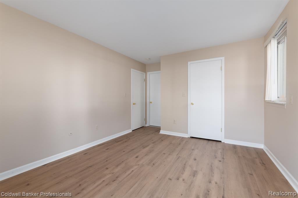 425 Riviera Drive, Saint Clair Shores, MI 48080 — Photo 37