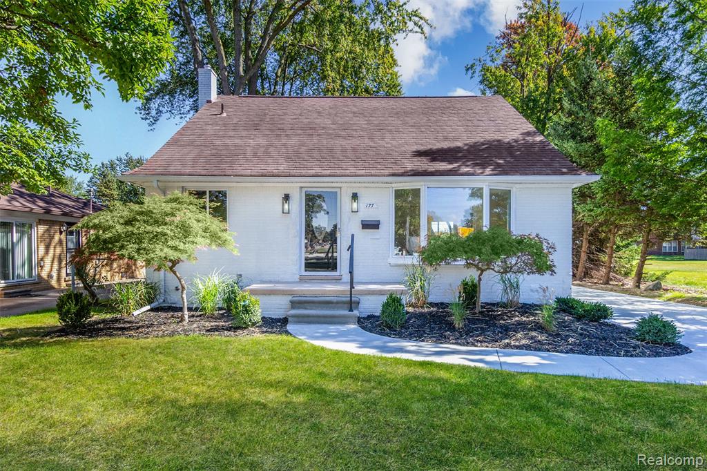 177 Avery Street, Clinton Twp, MI 48036