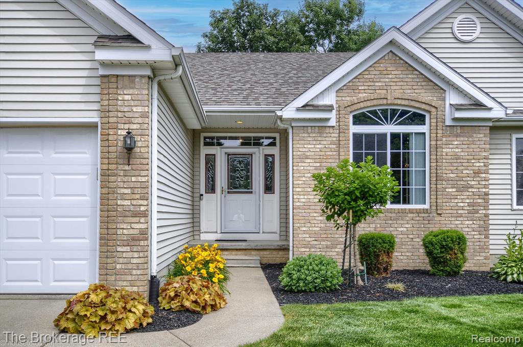 4435 Great Oaks Drive, Grand Blanc, MI 48439 — Photo 3