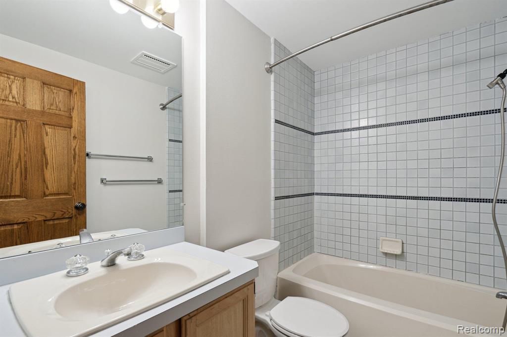 7910 Nankin Mills Street, Westland, MI — Photo 21