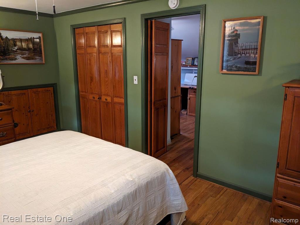 921 MAYBURN Street, Dearborn, MI 48128 — Photo 20