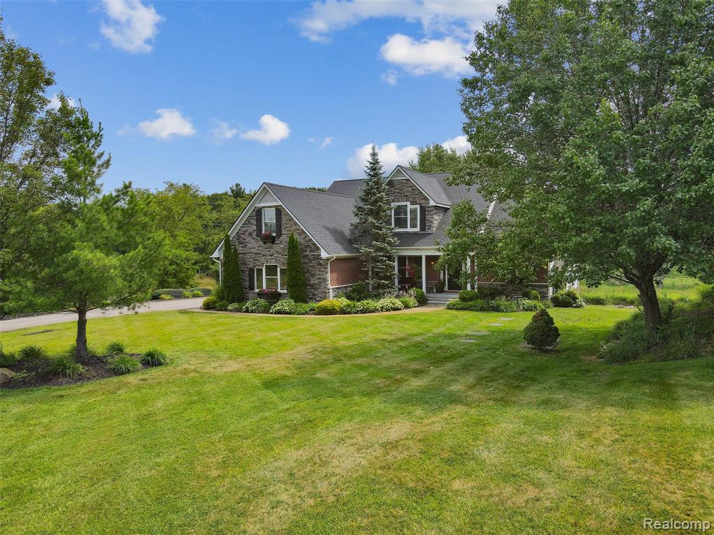 945 Gray Fox Court, Howell, MI 48843 — Photo 4