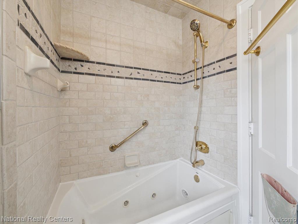 422 HENDRIE Boulevard, Royal Oak, MI 48067 — Photo 31