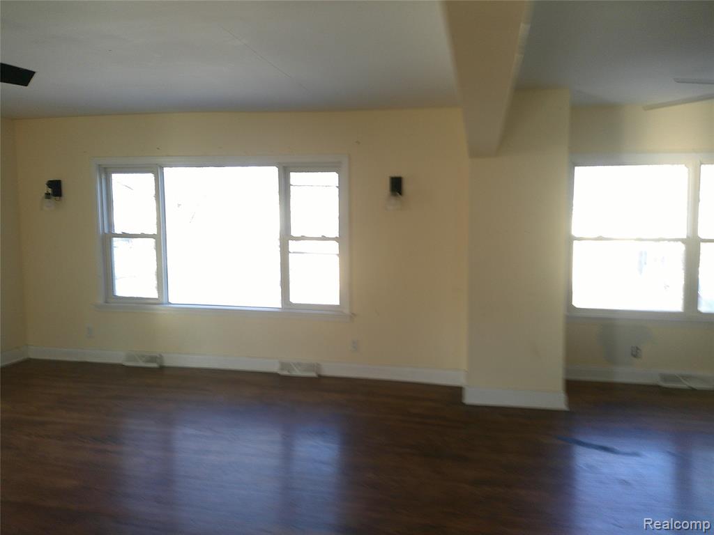 912 Huron Street, Flint, MI 48507 — Photo 5