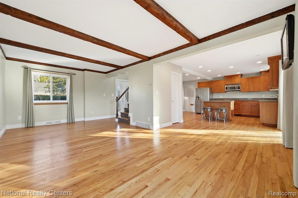 5595 Birdview Heights, Orchard Lake Village, MI 48324 — Photo 8