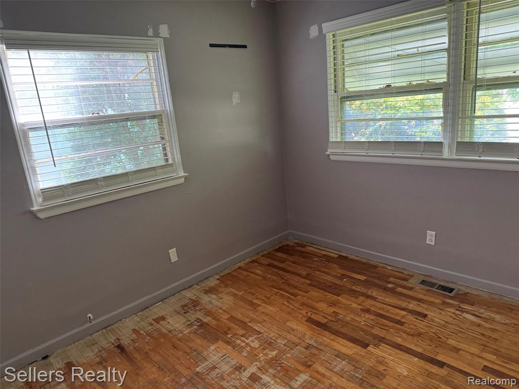 701 Saint Clair Avenue, Flint, MI 48504 — Photo 13