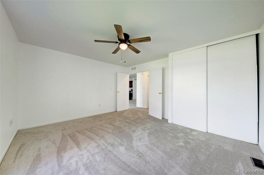 39887 Village Wood Lane, Novi, MI — Photo 18