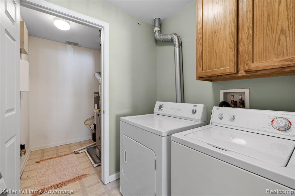 3201 Addington Drive, Commerce Twp, MI 48390 — Photo 15