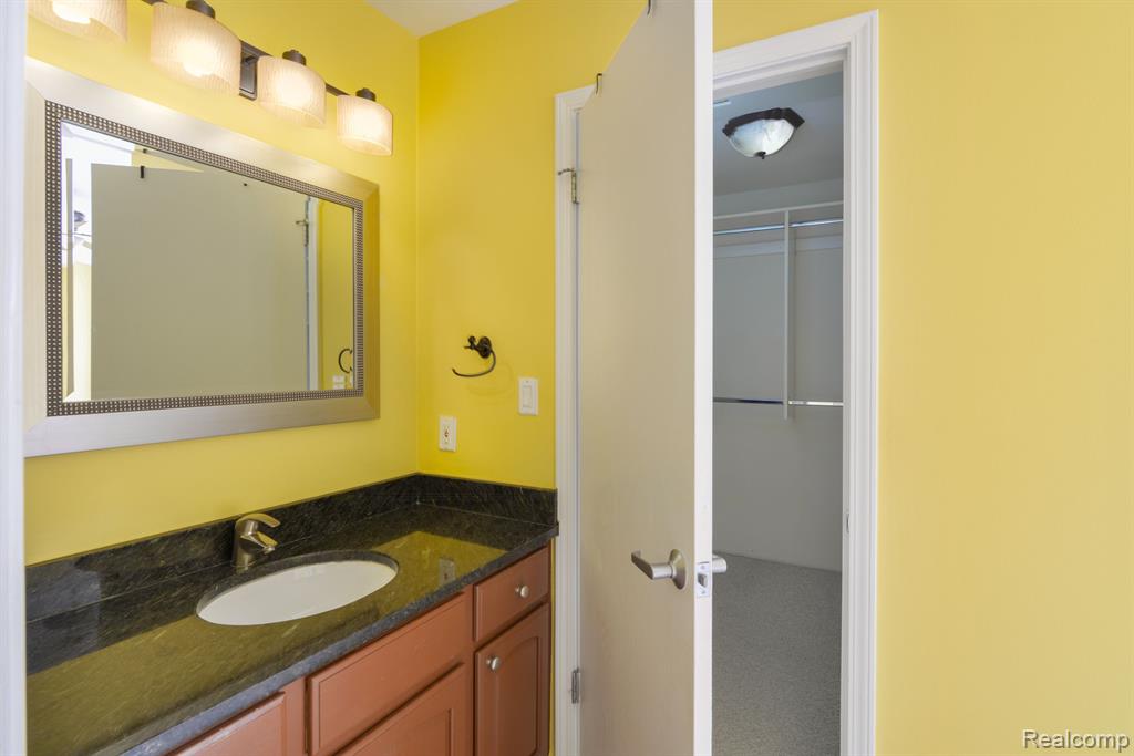 5762 DRAKE HOLLOW Drive W, West Bloomfield, MI — Photo 16