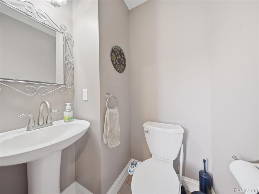 5556 Ormond Road, White Lake, MI 48383 — Photo 16